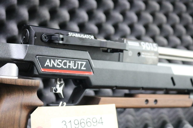Anschutz 9015 in stock black / walnut  grip "M"  .177  Air Rifles