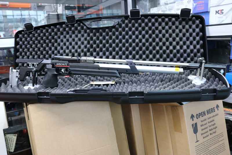 Anschutz 9015 anth/black pro grip "L" .177 Air Rifles