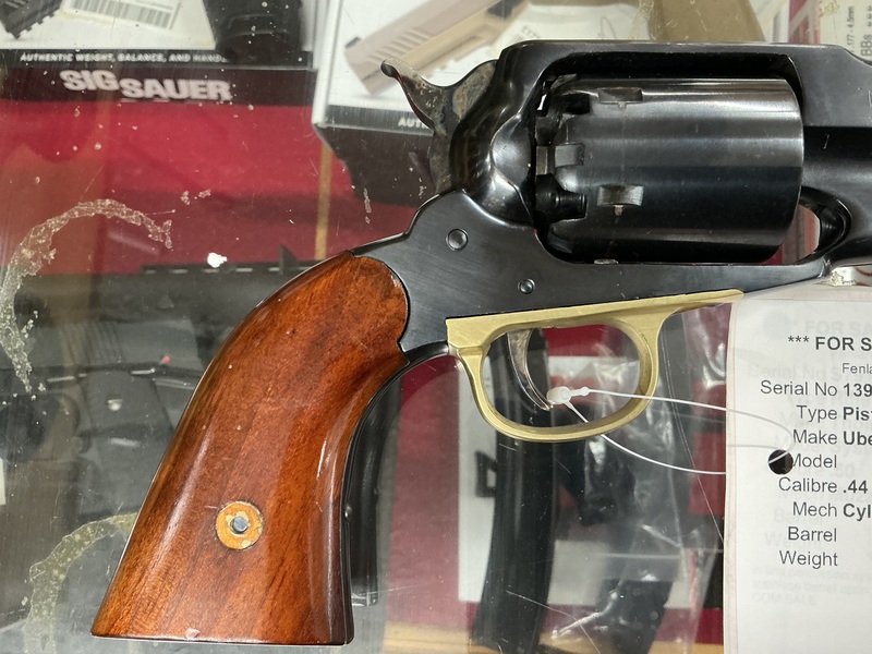 Uberti Revolver .44 Black powder Revolver