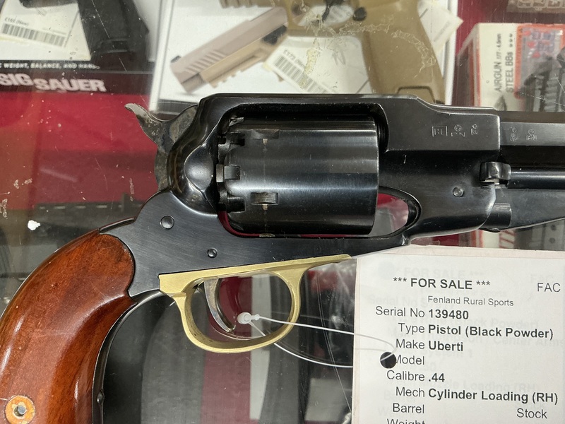 Uberti Revolver .44 Black powder Revolver