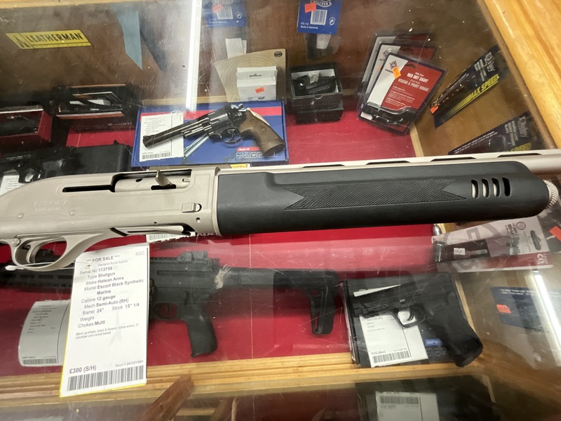 Hatsan Arms Escort marine 12 Bore/gauge Semi-Auto