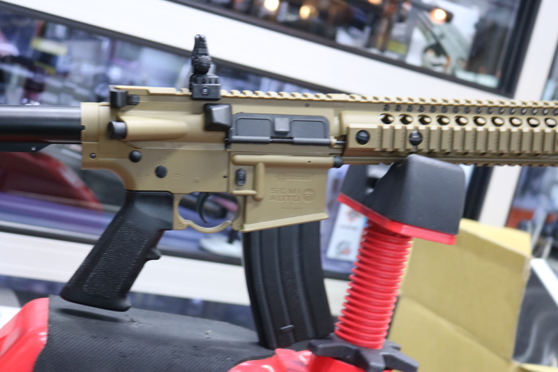 Crosman R1 SEMI AUTO .455 BB Guns